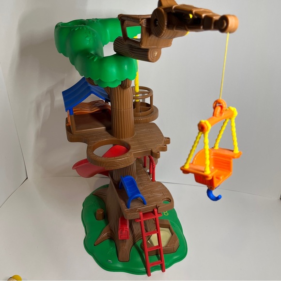 Vintage Caillou Treehouse Playset 2002 Rosie Clementine Action Figure Incomplete - Picture 11 of 15